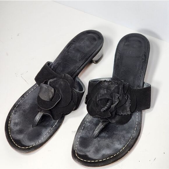 Stuart Weitzman  - Picture 9 of 16